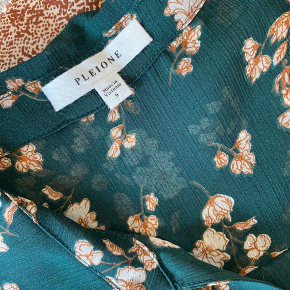 Pleione Small Sheer Green Floral Blouse - Picture 8 of 8